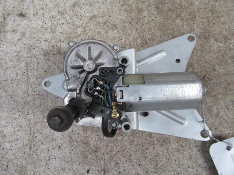 Moteur essuie-glace arrière