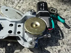 Fensterheber vorne links