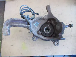 Achsschenkel vorne links