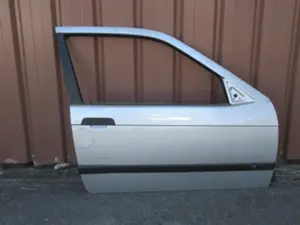 Türe rechts (2/3-türig)