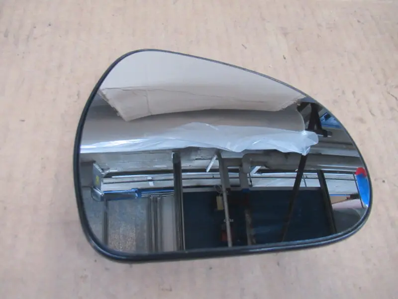 Spiegelglas rechts