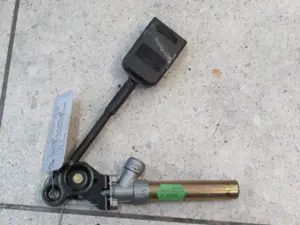 Prétensionneur avant