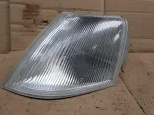 Clignotant avant gauche