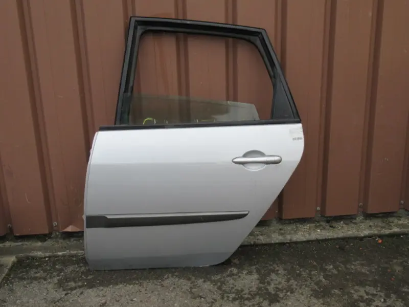Porte arrière gauche