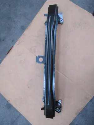 Stossstangenhalter vorne