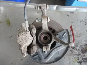 Achsschenkel vorne rechts