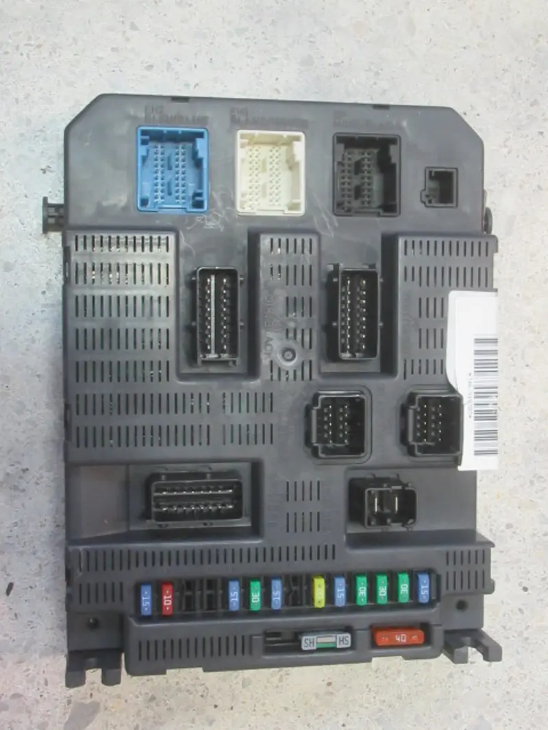 Calculateur réseau de bord