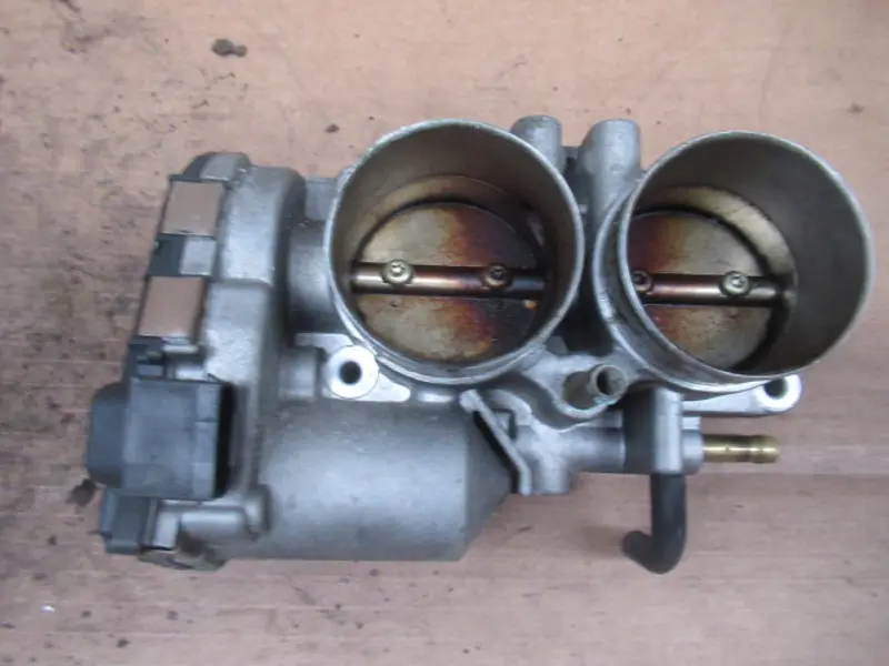 Papillon des gaz électrique