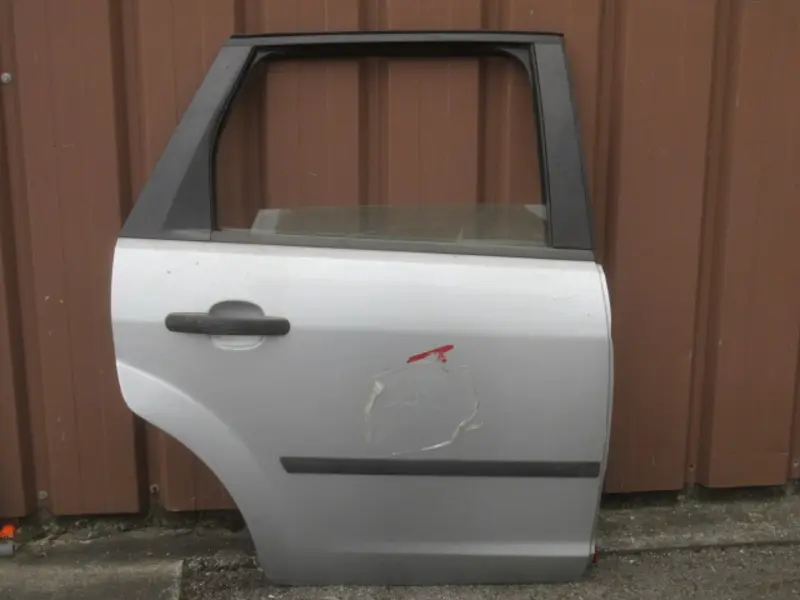 Porte arrière droite