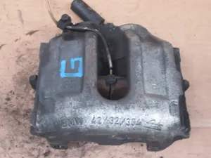 Bremszange vorne links