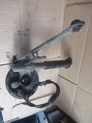 Achsschenkel hinten links